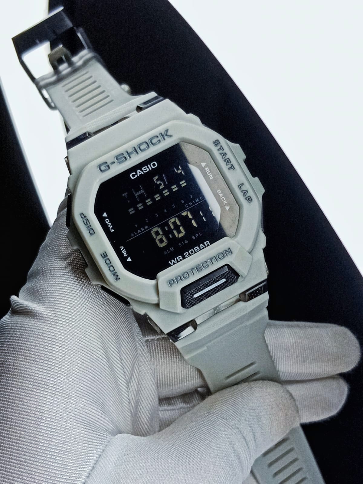 GBD200 off white usGshock AA
