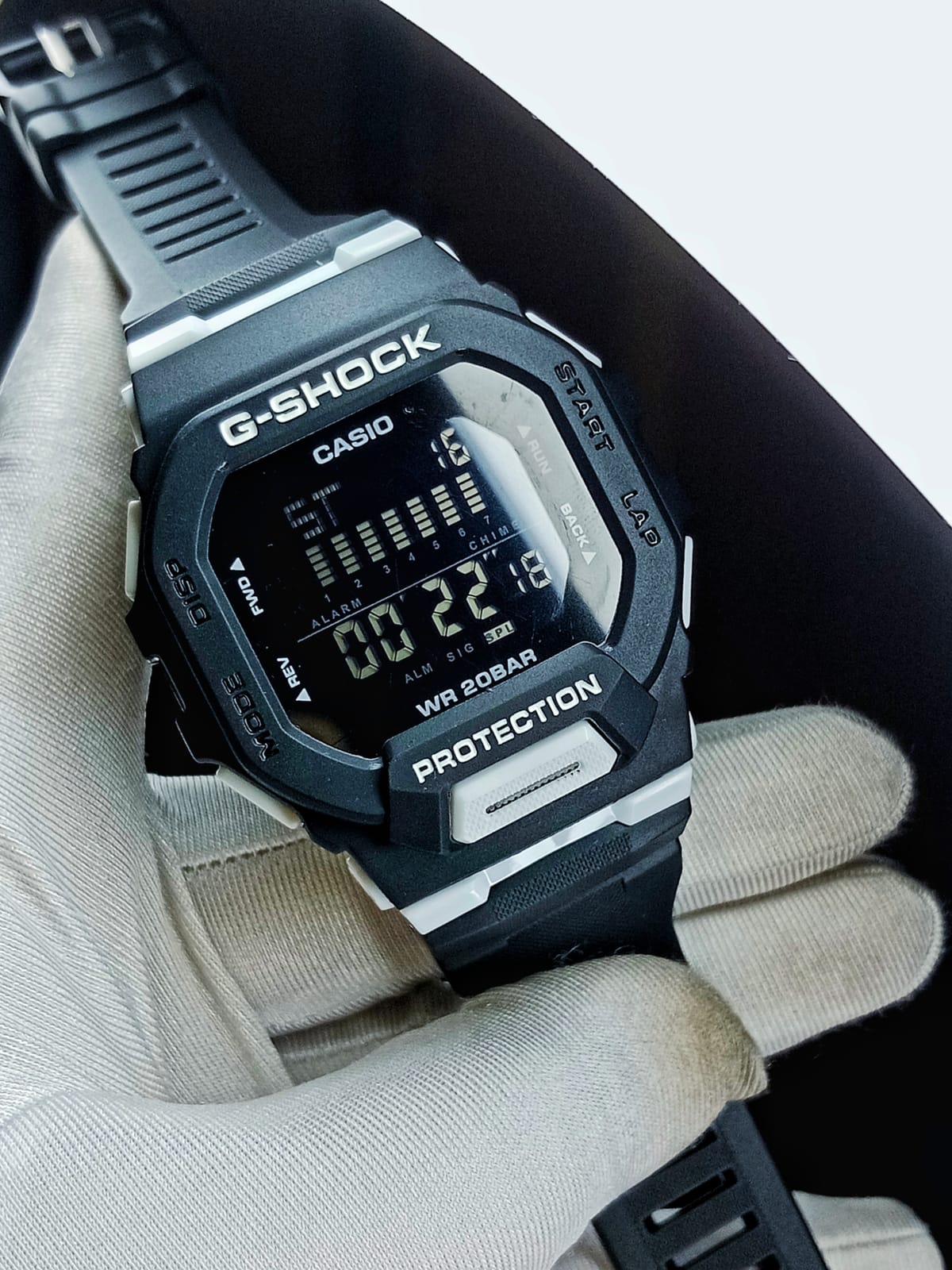 GBD200 black white Gshock AA