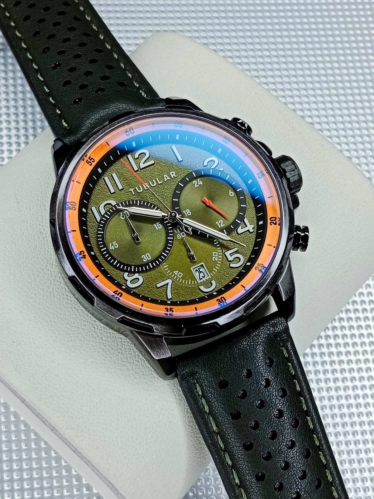 Tubular oleve green