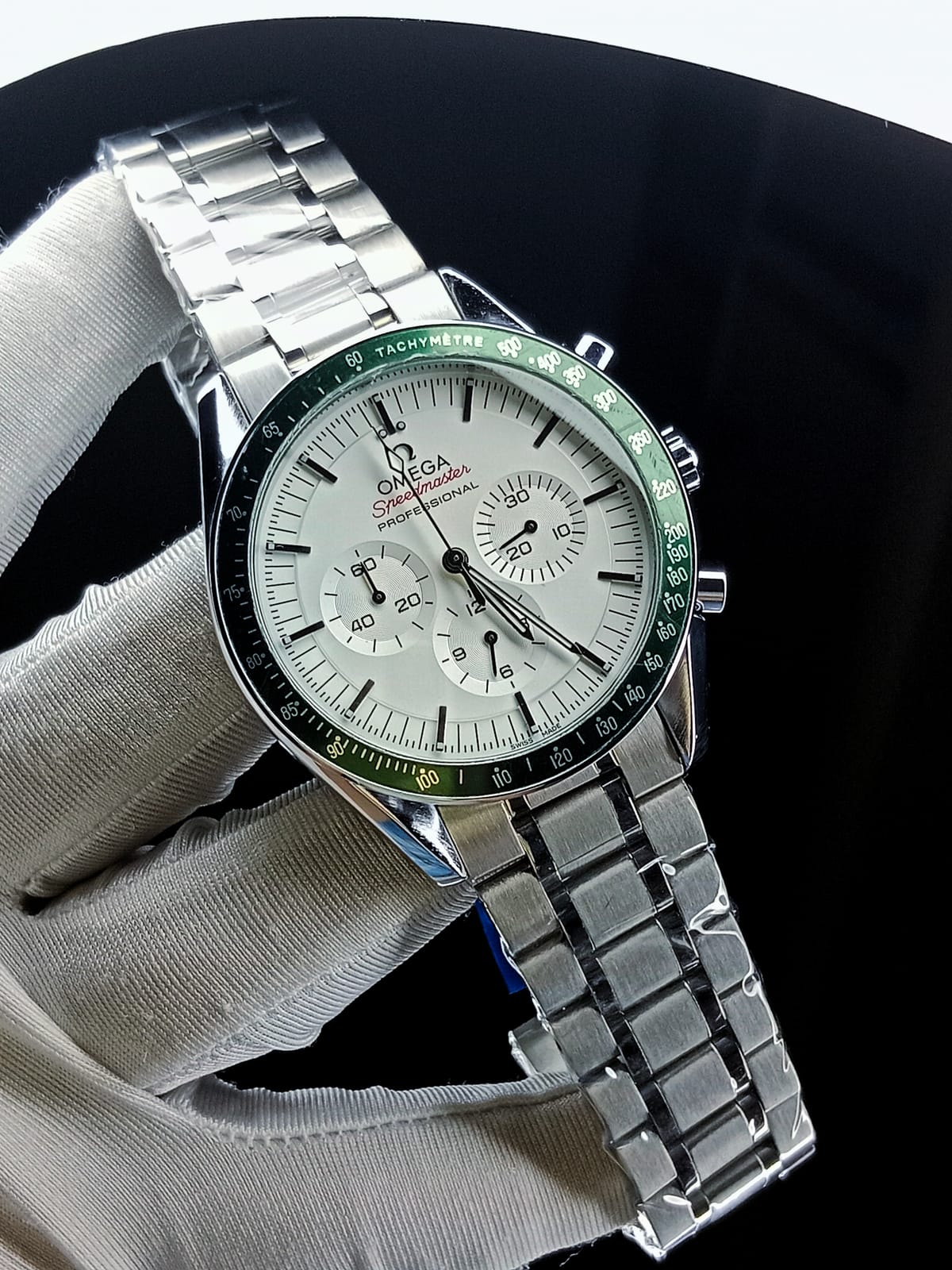 Omega speedmaster silver white green