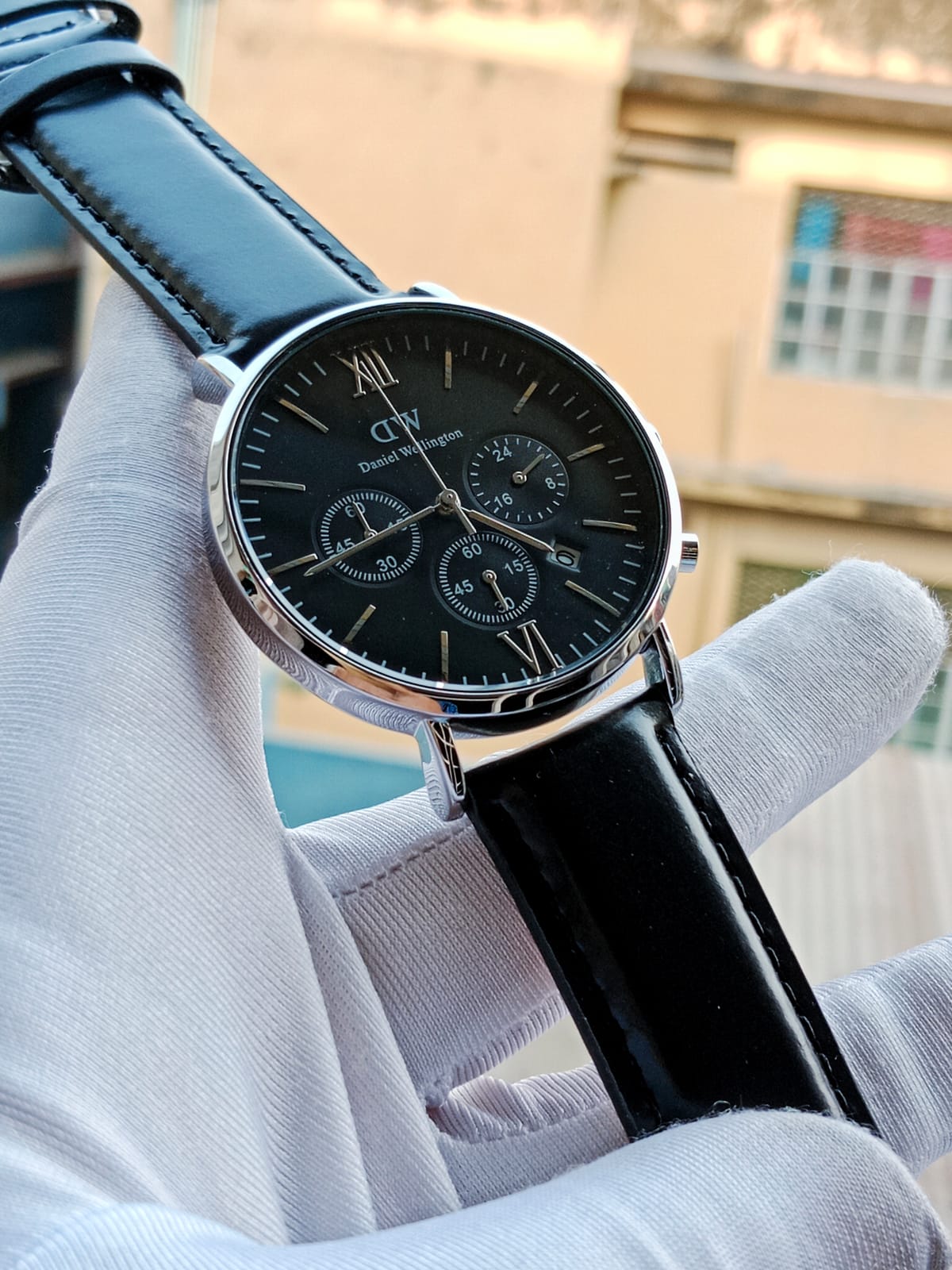 DW. Daniel Wellington silver black
