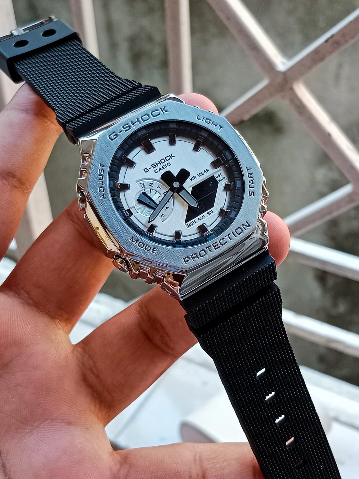 Gshock Gm 2100 silver white with black belt
