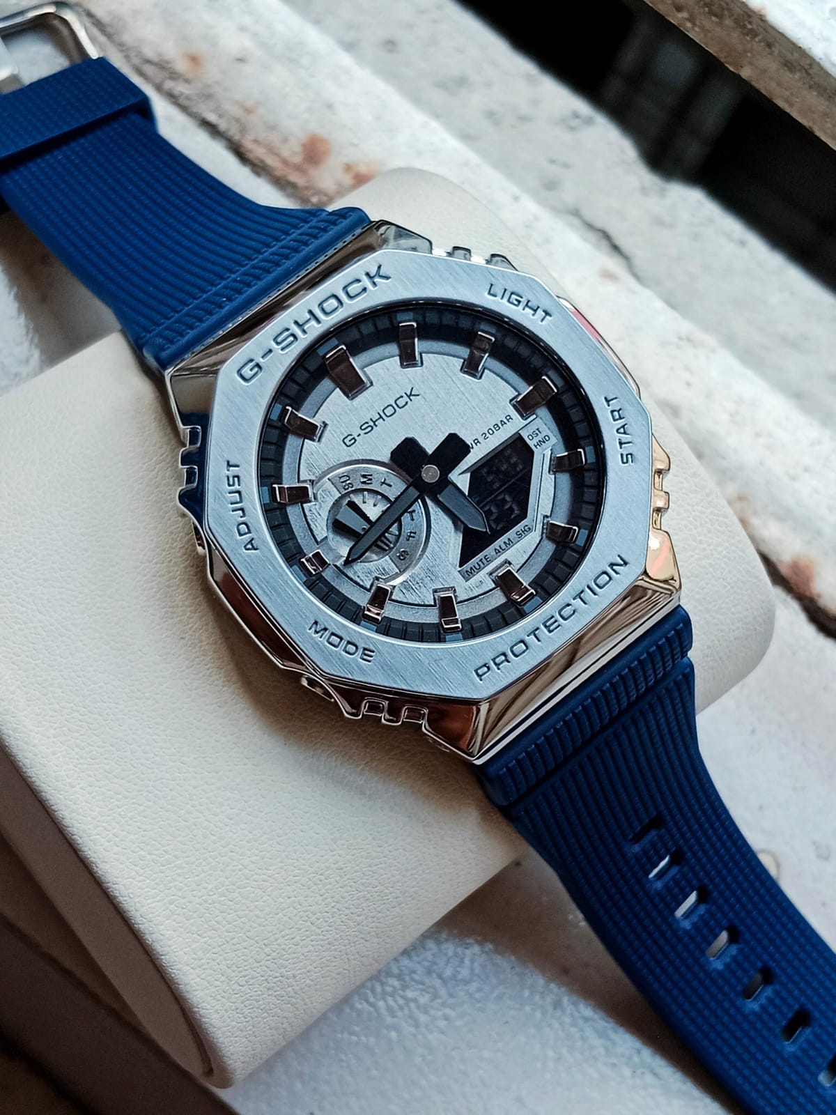 Gm2100 Casio G-Shock (silver dial, blue strap)
