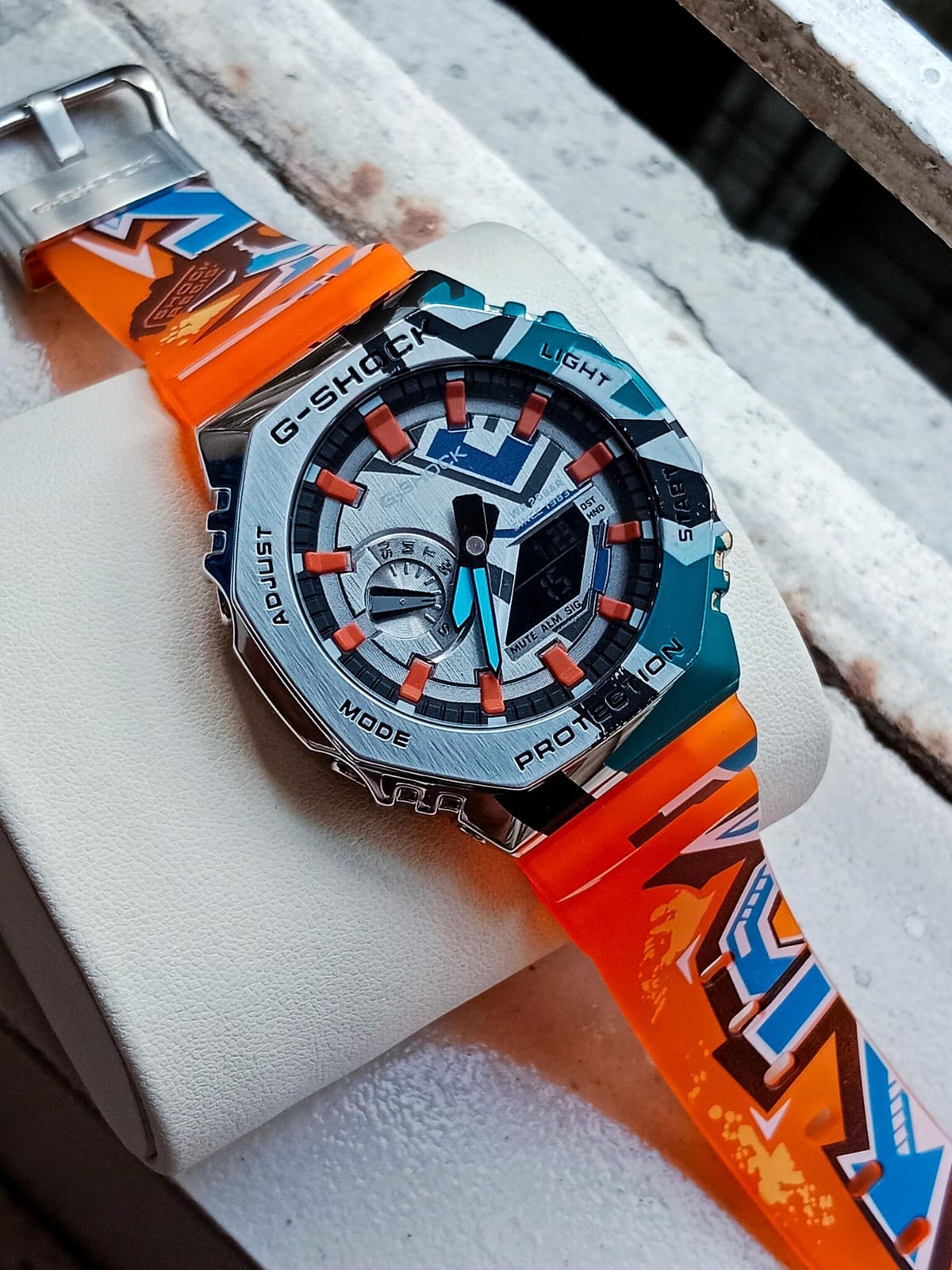 GM2100 Casio G-Shock (silver Orange)