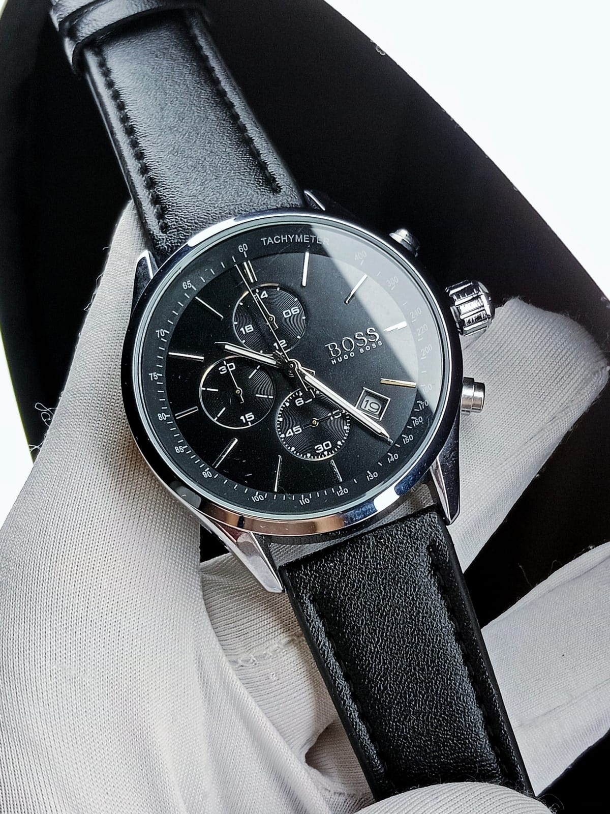 Boss (black dial silver case black belt)