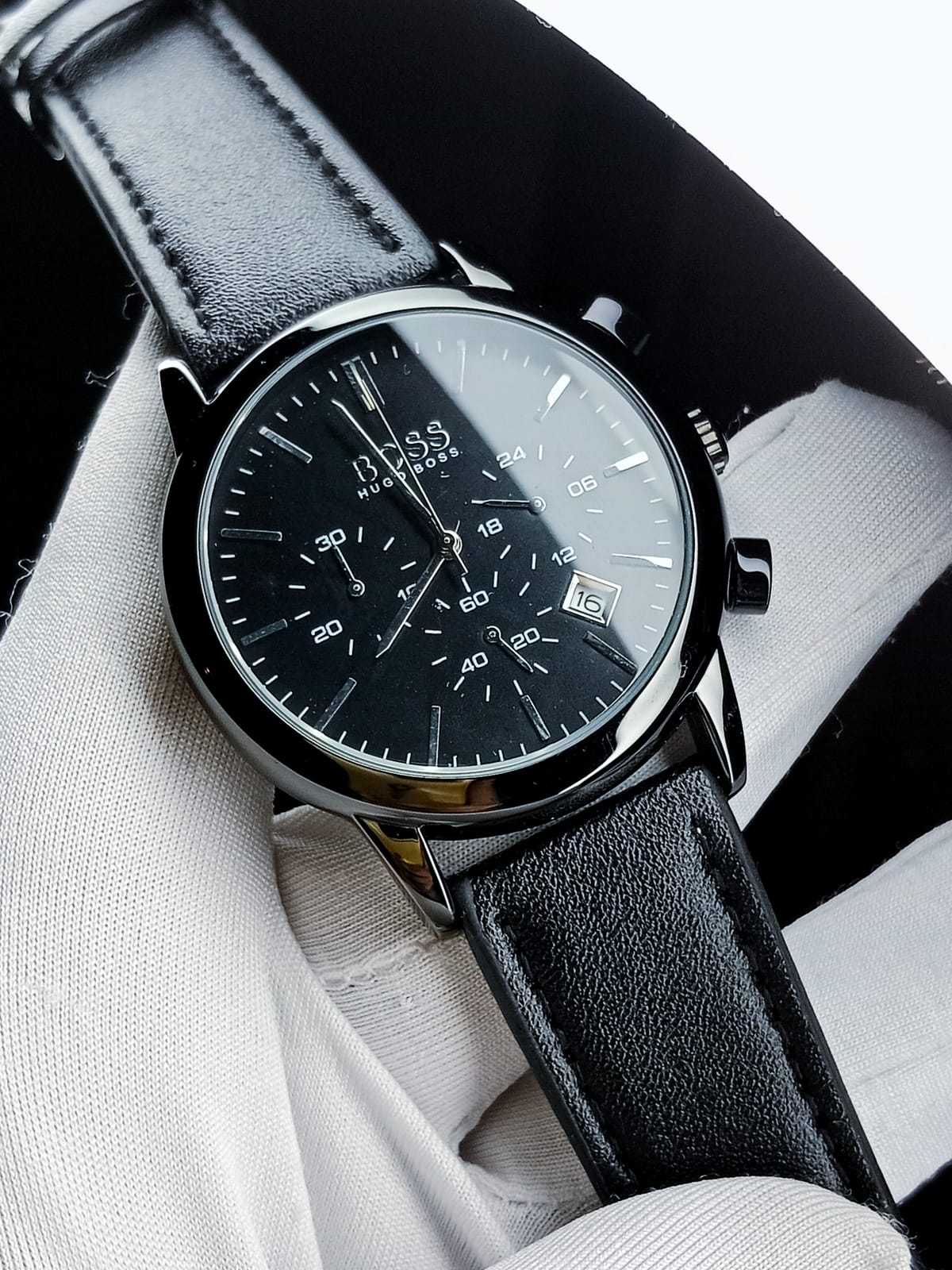 Boss (black dial, black case, black belt)