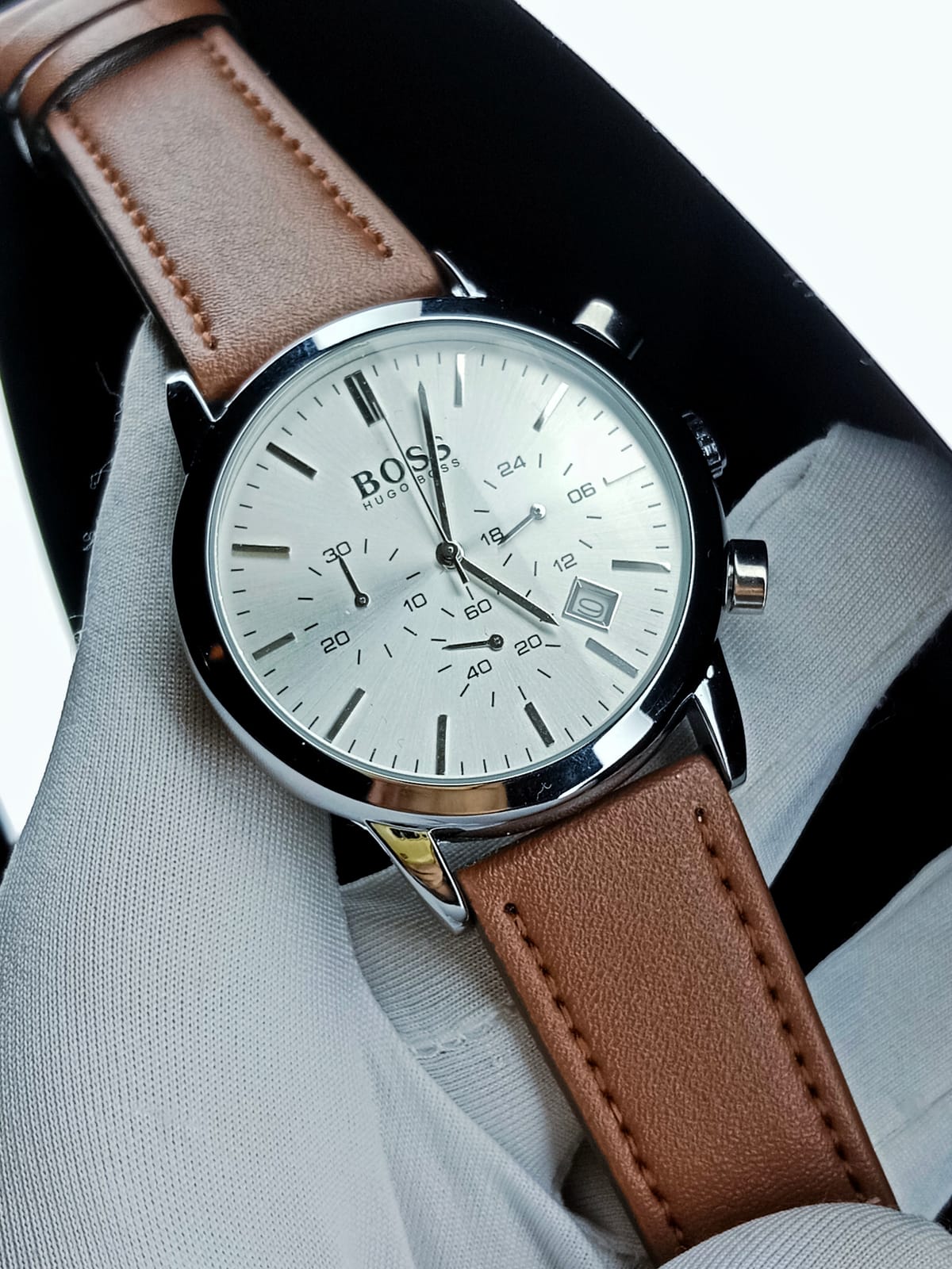 Boss (white dial, silver case, brown belt)